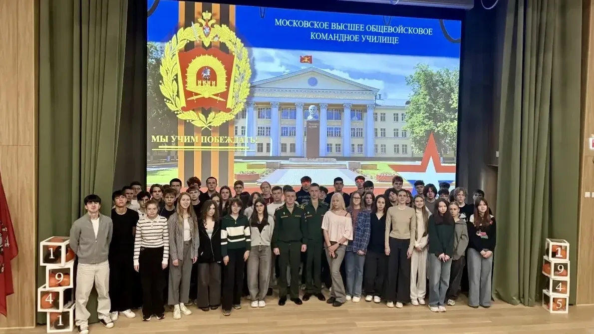 КРЕМЛЕВСКИЕ КУРСАНТЫ В ГОСТЯХ У ШКОЛЫ  🏫 В школьном здании 2-я Гражданская улица, дом 2 нашего Образ