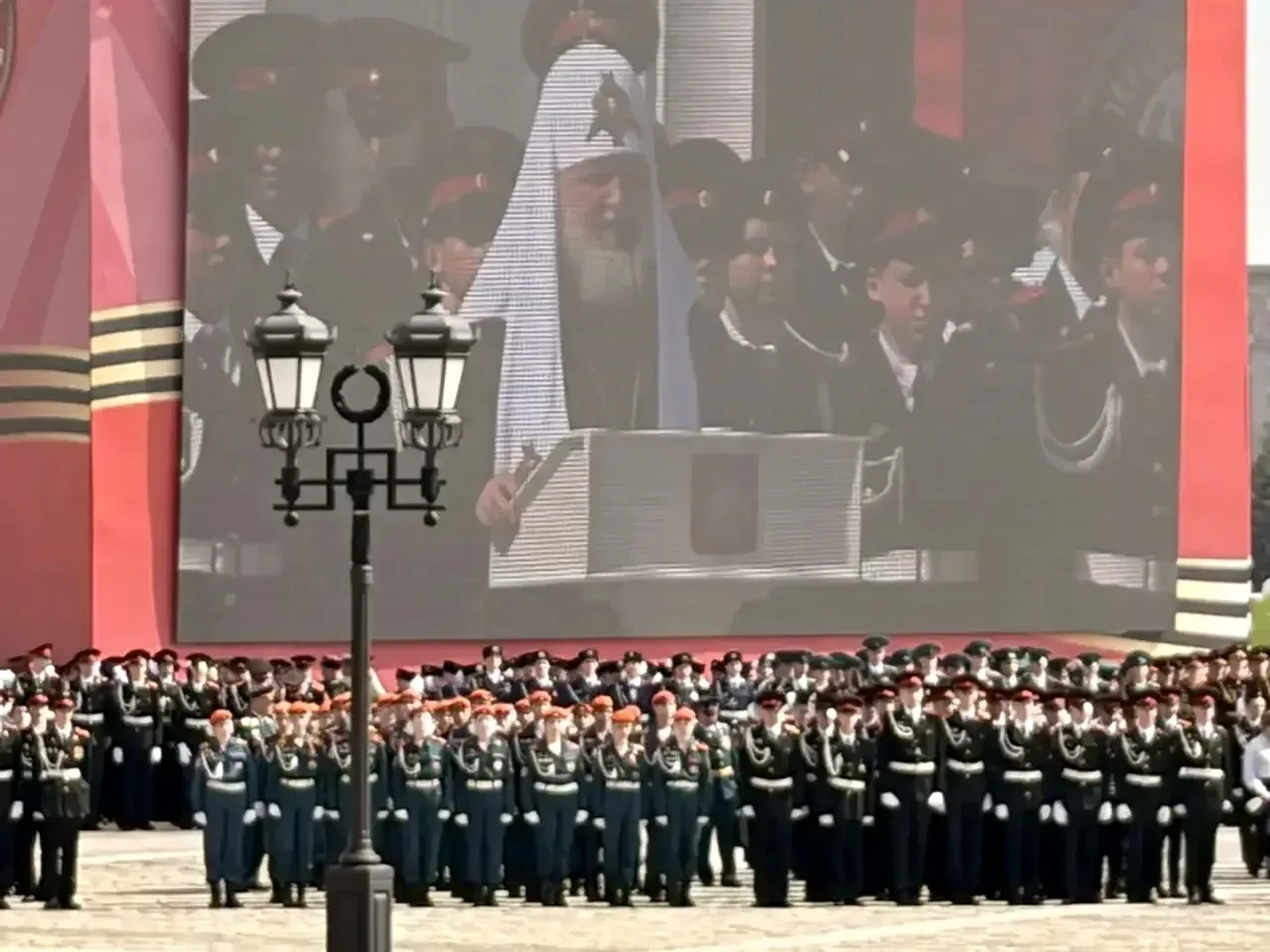 НЕ ПРЕРВЕТСЯ СВЯЗЬ ПОКОЛЕНИЙ  🇷🇺 Наши кадеты стали частью большого события! На Поклонной горе прошел
