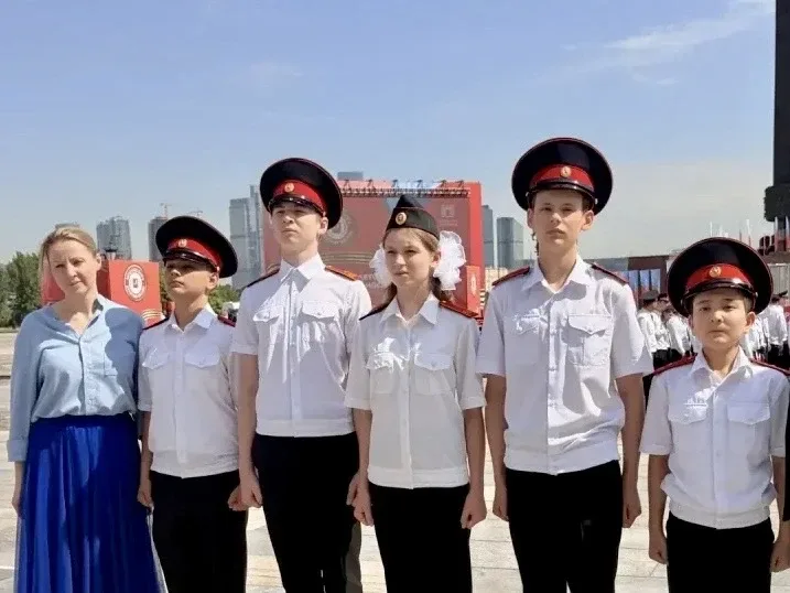 НЕ ПРЕРВЕТСЯ СВЯЗЬ ПОКОЛЕНИЙ  🇷🇺 Наши кадеты стали частью большого события! На Поклонной горе прошел