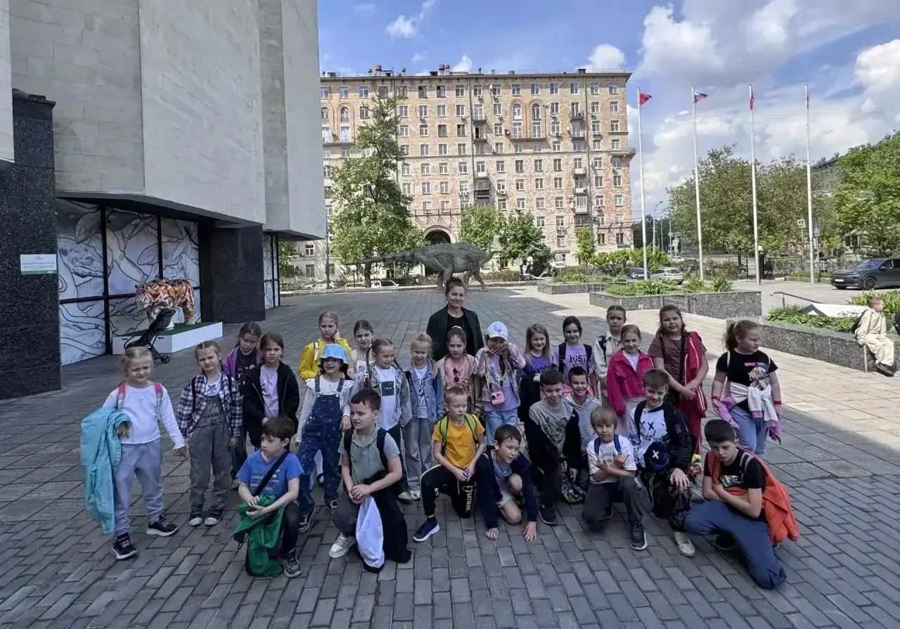 Образовательная экскурсия 1 «В» класса в Дарвиновский музей !  🏛️ 14 мая первоклассники посетили Гос