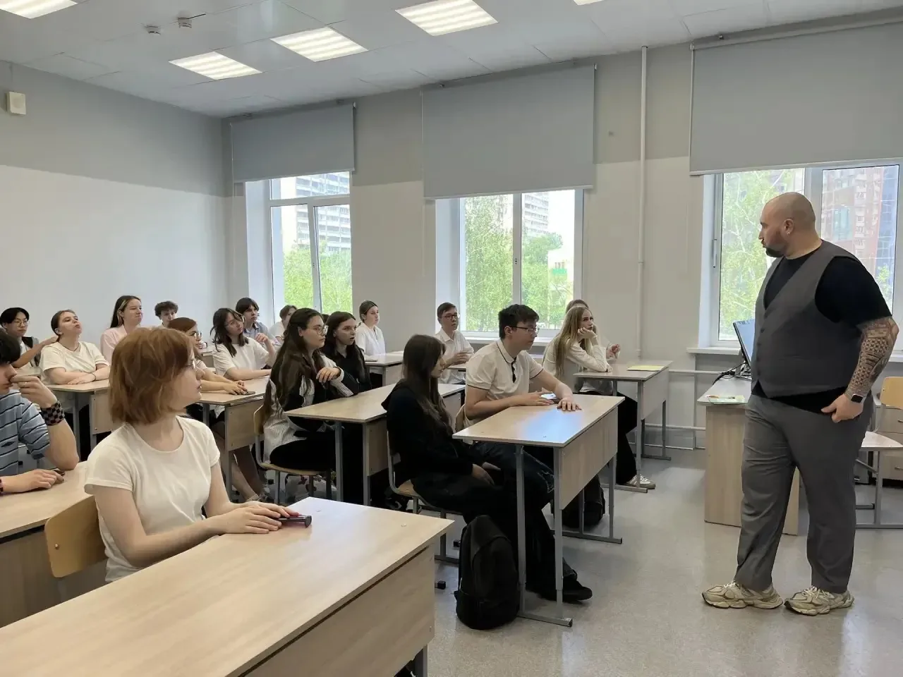 «Мастерство начинается здесь»: ученики 9-х классов на профессиональной пробе в ГБПОУ КСУ № 10 🎓  Наш