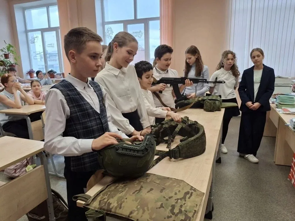 Накануне великого праздника – Дня Победы – в стенах нашей школы прошел трогательный и познавательный
