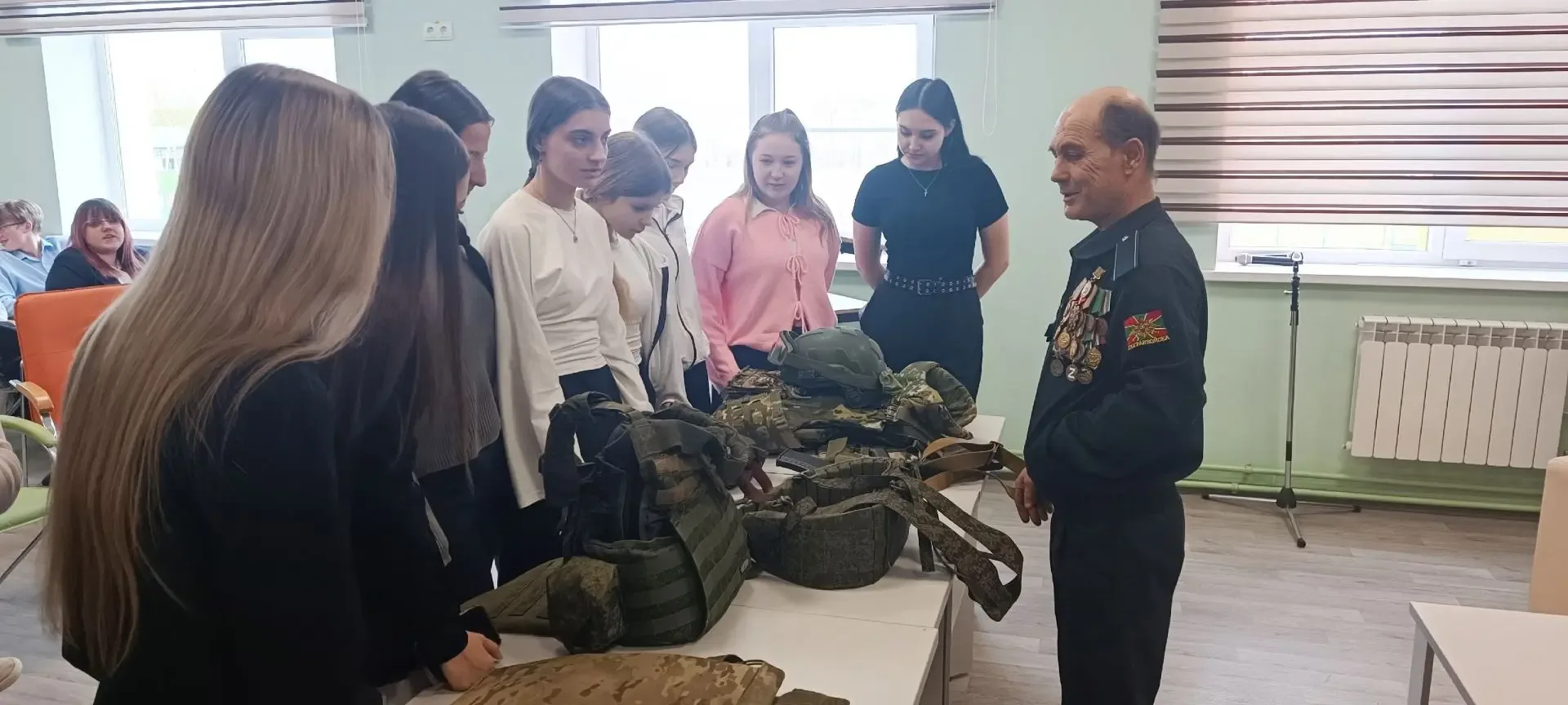 Накануне великого праздника – Дня Победы – в стенах нашей школы прошел трогательный и познавательный