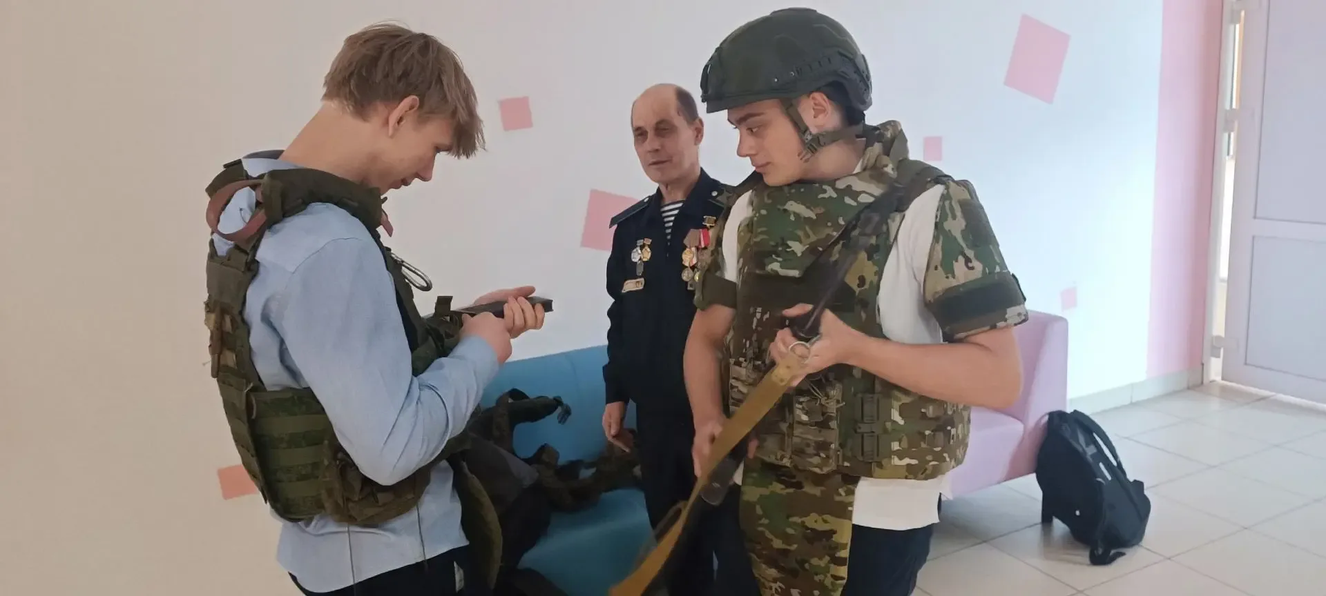 Накануне великого праздника – Дня Победы – в стенах нашей школы прошел трогательный и познавательный