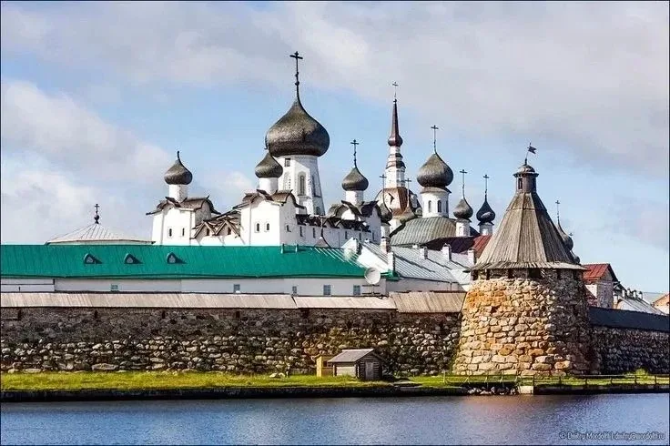 👋Здравствуйте! С вами Дмитриева Юлия Александровна, мама ученицы 10 «В» класса, и моя рубрика «Архит