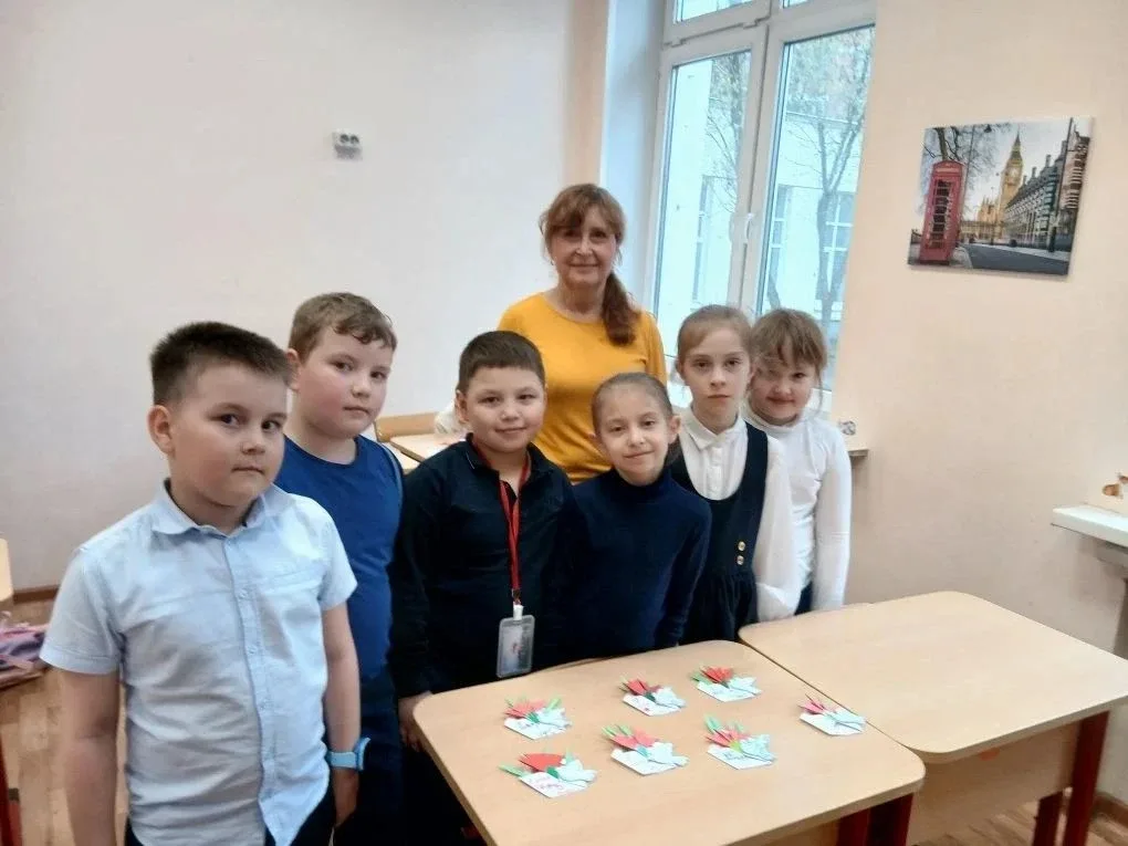 ✉️ Участие в акции «Письмо ветерану» и «Письмо солдату»   🌟 Учащиеся объединения «Оригами» и ученики