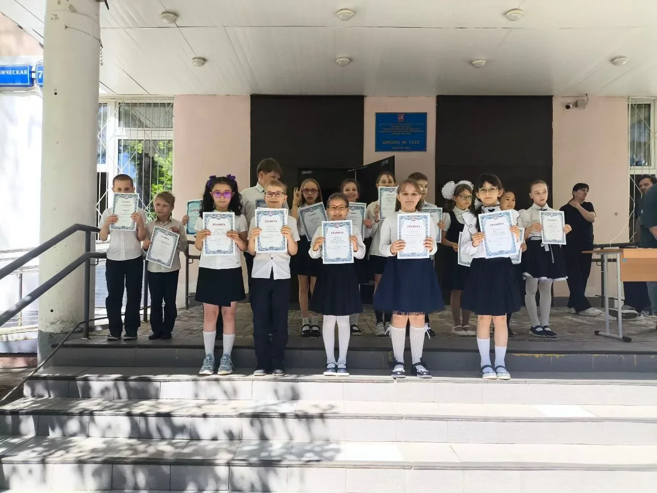 ✨Торжественное завершение учебного года!   🏆В нашей школе прошли яркие и трогательные линейки, посвя