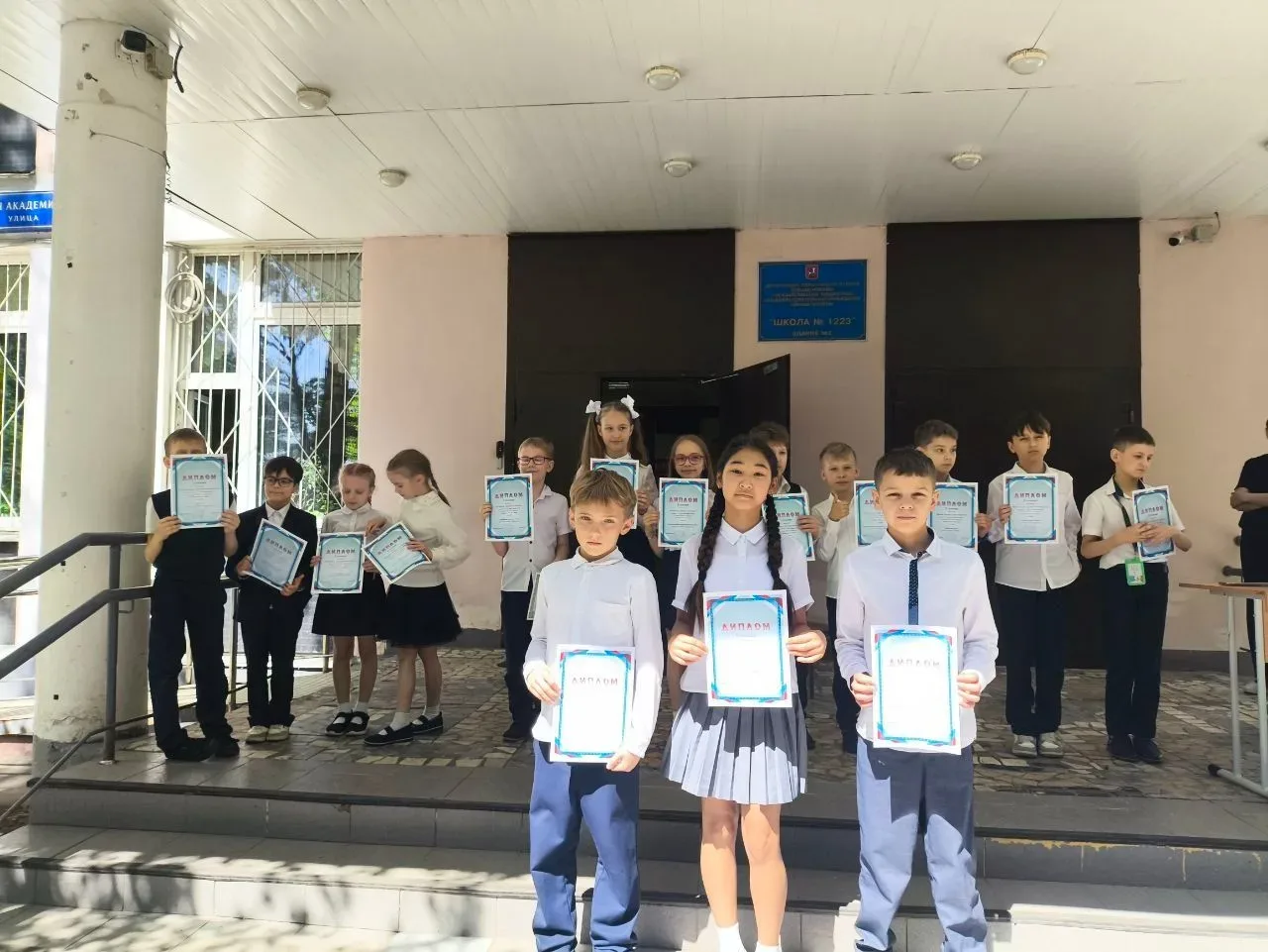 ✨Торжественное завершение учебного года!   🏆В нашей школе прошли яркие и трогательные линейки, посвя