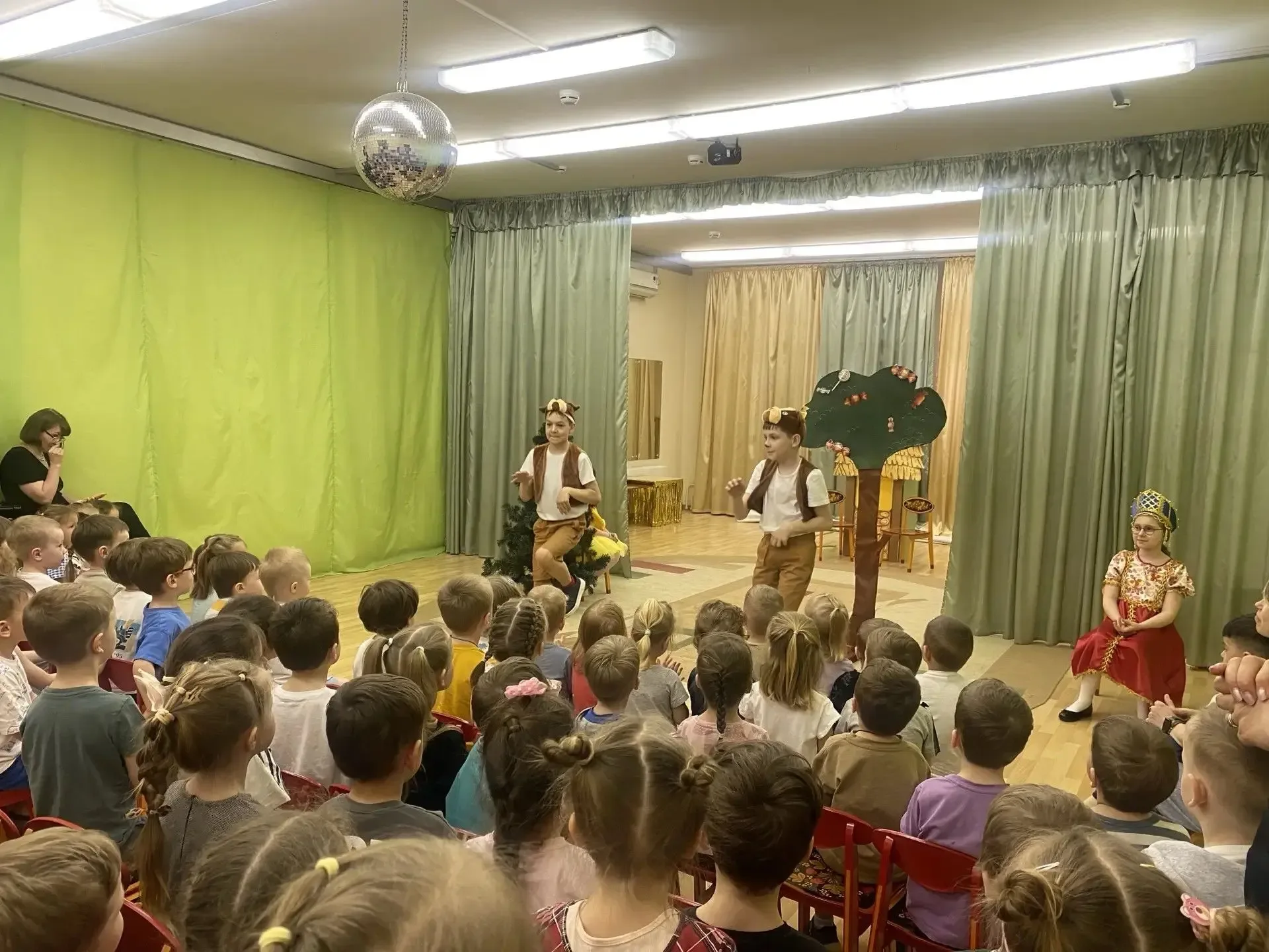 🎭 Театральный сезон завершён — и завершён ярко!  👏 Театральная студия «Мир фантазий» представила фин