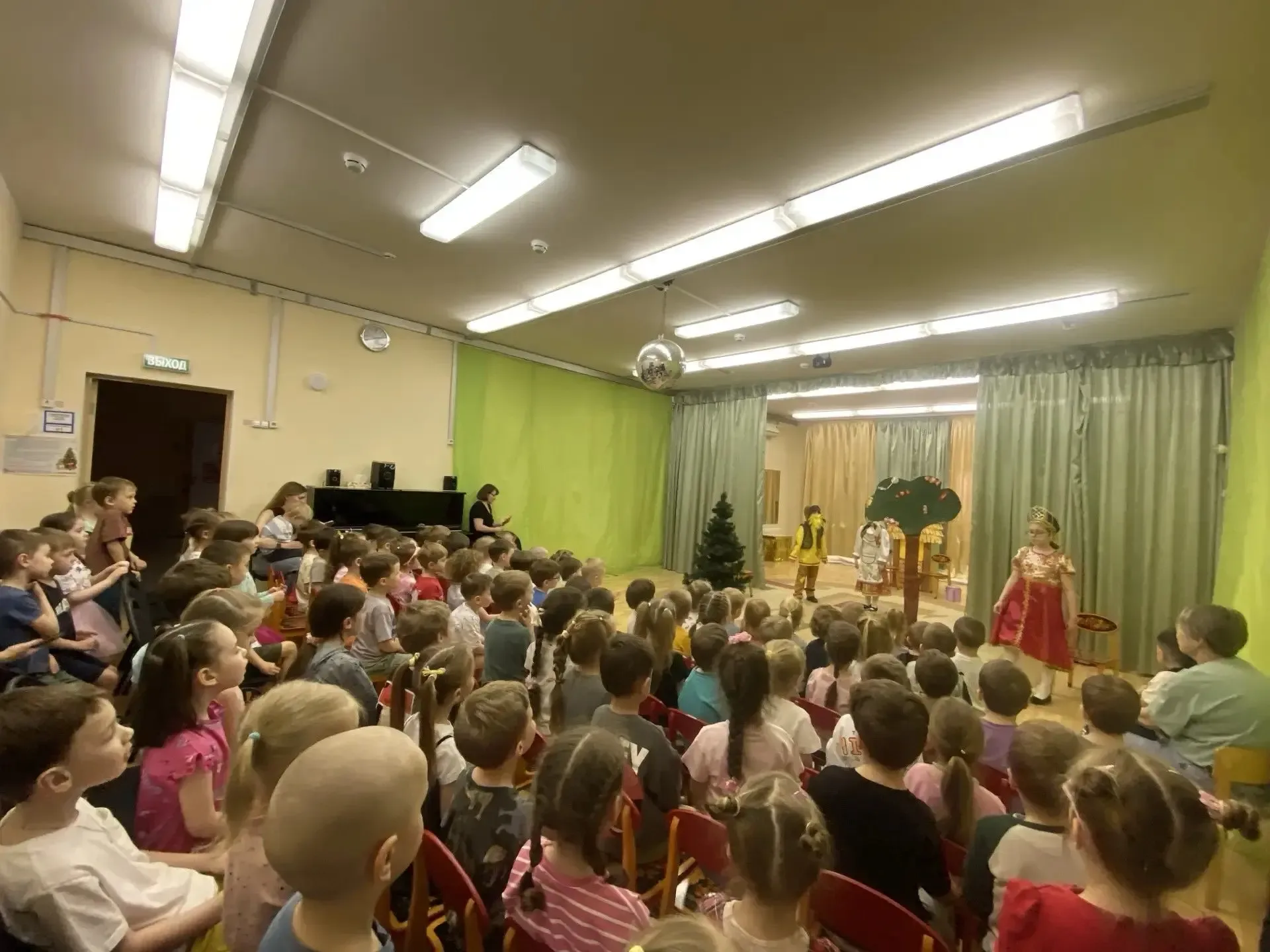 🎭 Театральный сезон завершён — и завершён ярко!  👏 Театральная студия «Мир фантазий» представила фин