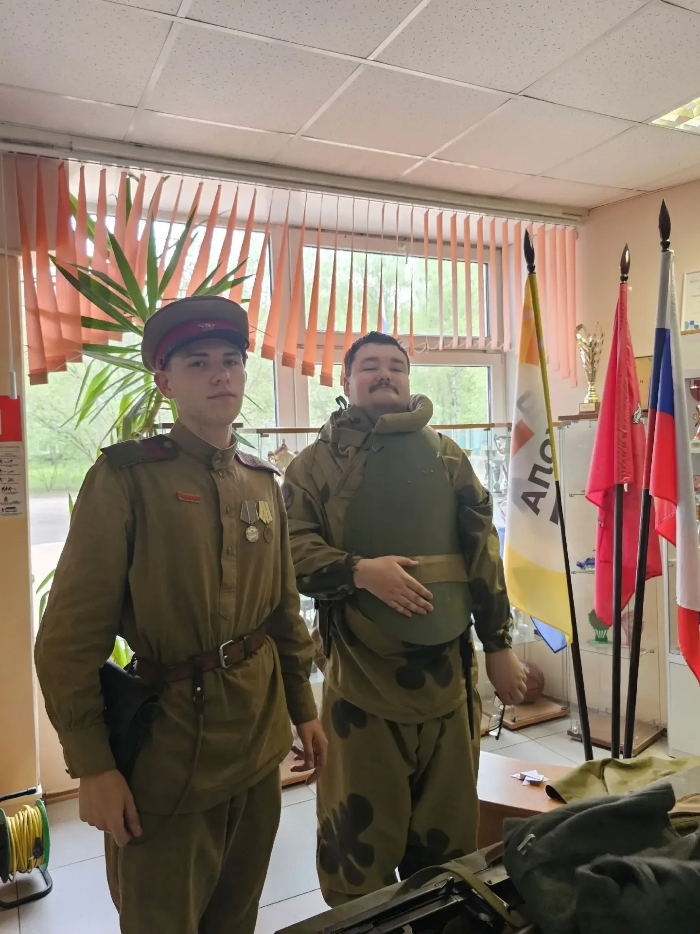 ✨ВОЕННО-ИСТОРИЧЕСКИЙ КЛУБ  🎓Ученик 11 класса Тимофей не первый год является участником Военно-истори