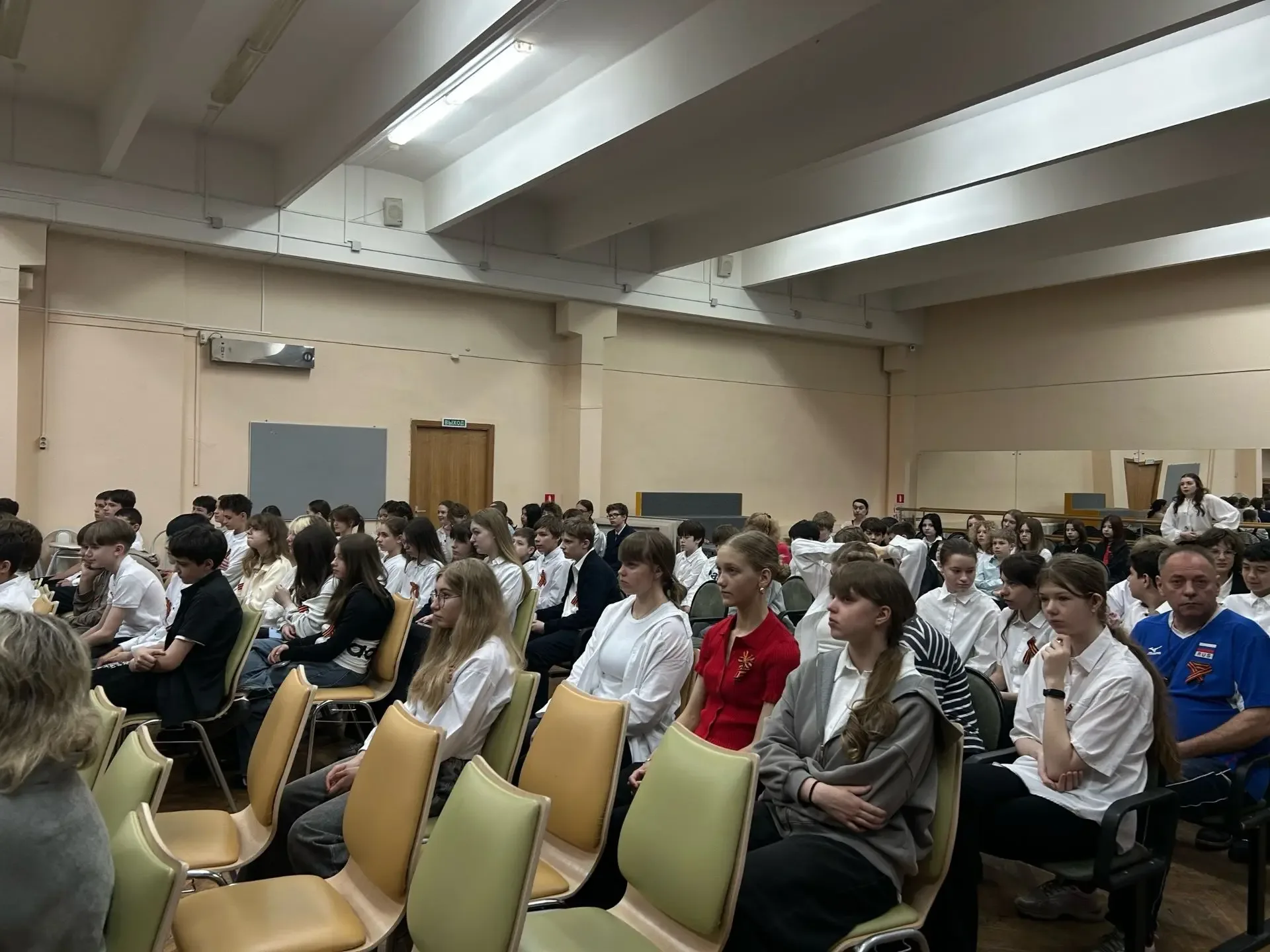 ✨ВОЕННО-ИСТОРИЧЕСКИЙ КЛУБ  🎓Ученик 11 класса Тимофей не первый год является участником Военно-истори
