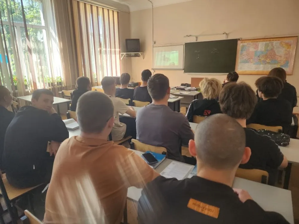 Обучающиеся Клинцовского филиала БТЭиР посмотрели короткометражный фильм «Расходник».  В современном