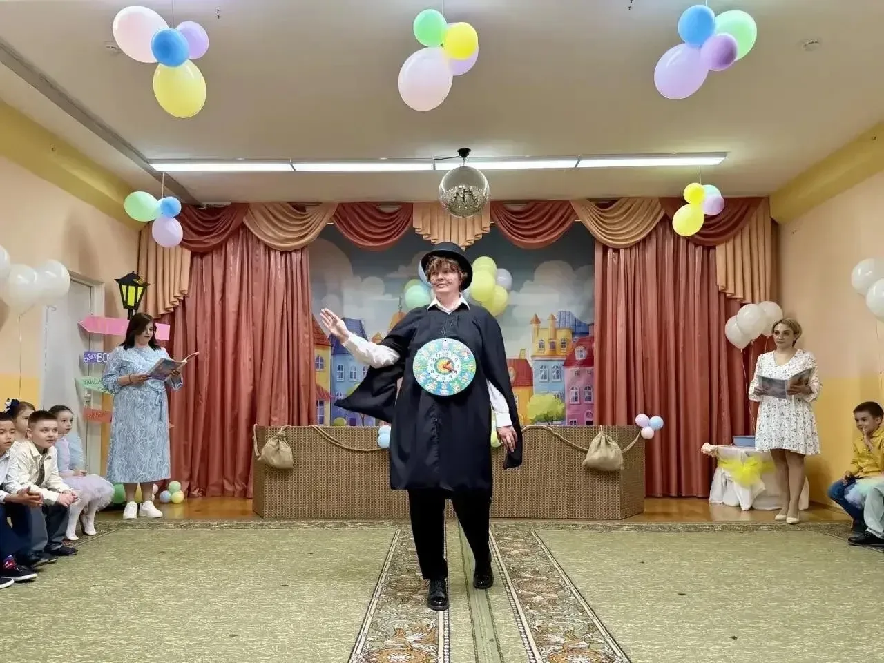 ДО СВИДАНИЯ, ДЕТСКИЙ САД! ВОЛШЕБНОЕ ПУТЕШЕСТВИЕ НА ВОЗДУШНОМ ШАРЕ 🎈  🐝✨ В этот особенный день в детс