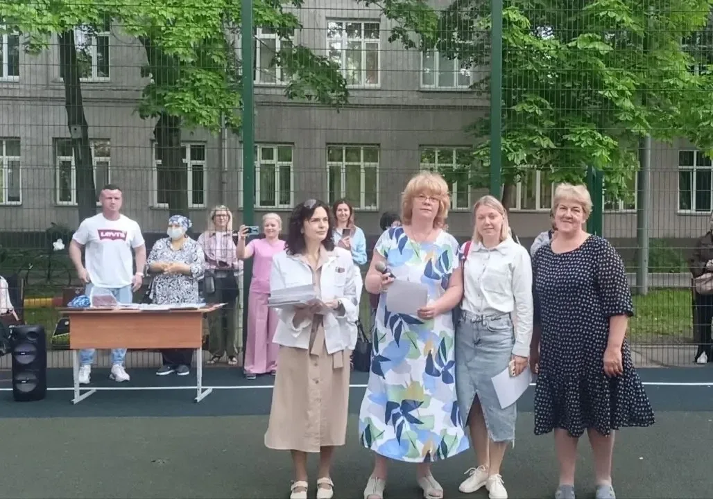 🇷🇺 ЧЕСТВУЕМ ЛУЧШИХ, ВДОХНОВЛЯЕМ ВСЕХ  Сегодня в нашей школе прошла торжественная церемония поднятия 