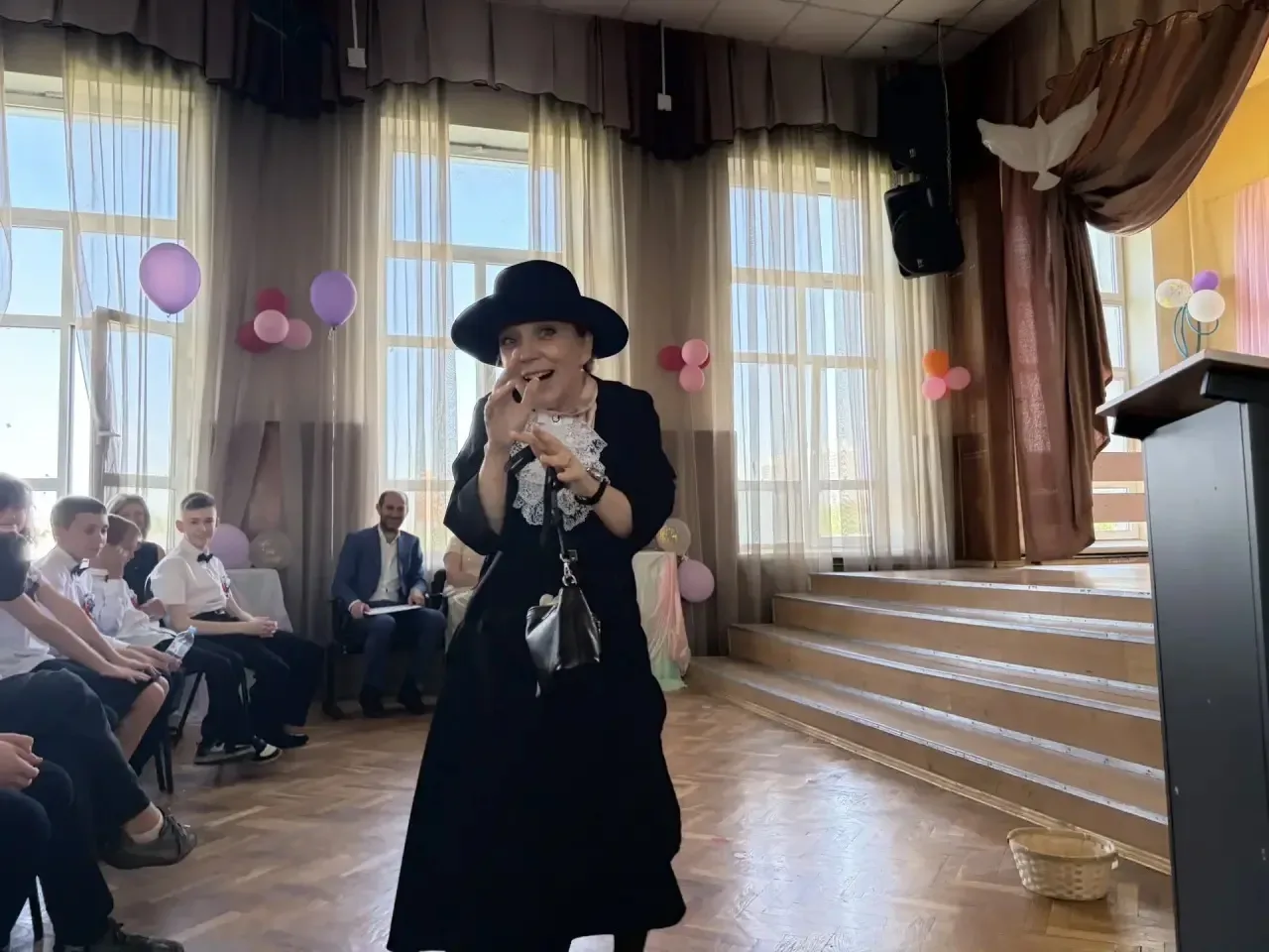 ПРОЩАЙ, НАЧАЛЬНАЯ ШКОЛА   Атмосфера радости и лёгкой грусти вчера царила в корпусе на улице Свободы,