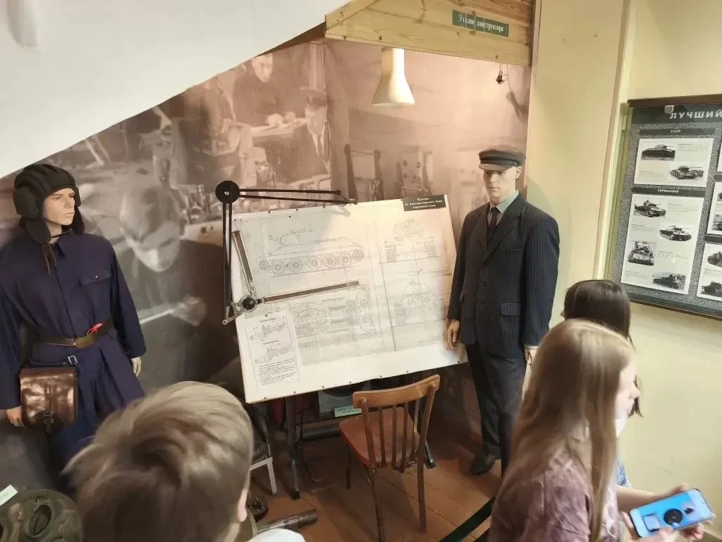 ПОГРУЖЕНИЕ В ИСТОРИЮ: МУЗЕЙ ТАНКА Т-34  Задумывались ли вы когда-нибудь, как создавались легендарные