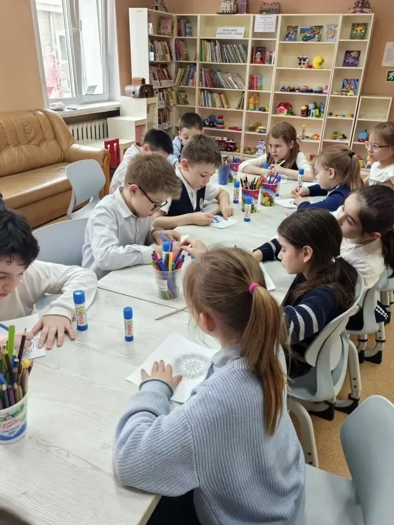 📚 ЭКСКУРСИЯ В БИБЛИОТЕКУ   В пятницу 2 г класс посетил детскую библиотеку N31 .   🔺Ребятами рассказа