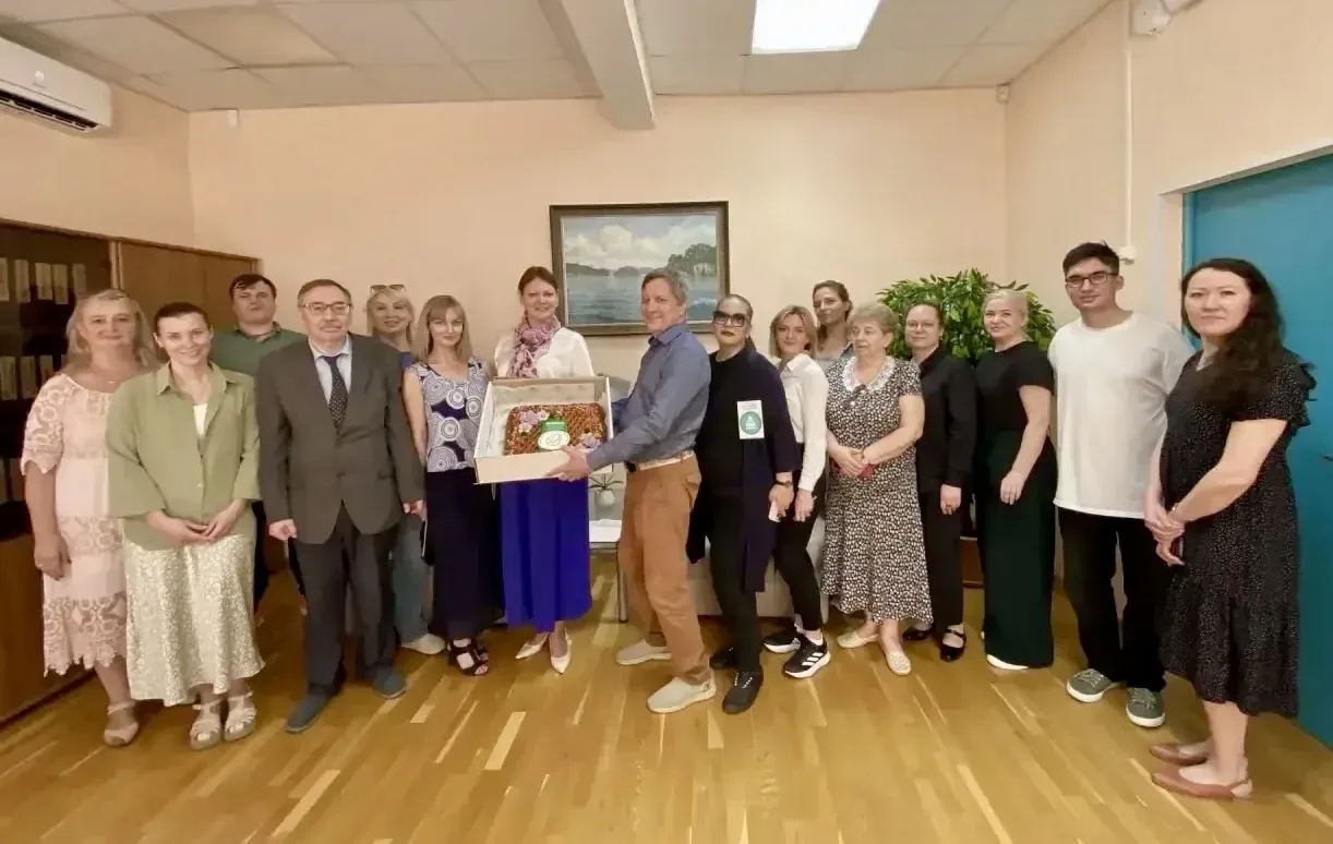 ВЫСОКАЯ НАГРАДА ДЛЯ КОЛЛЕКТИВА ИТШ!  Вчера произошло важное событие. Председатель Северной территори