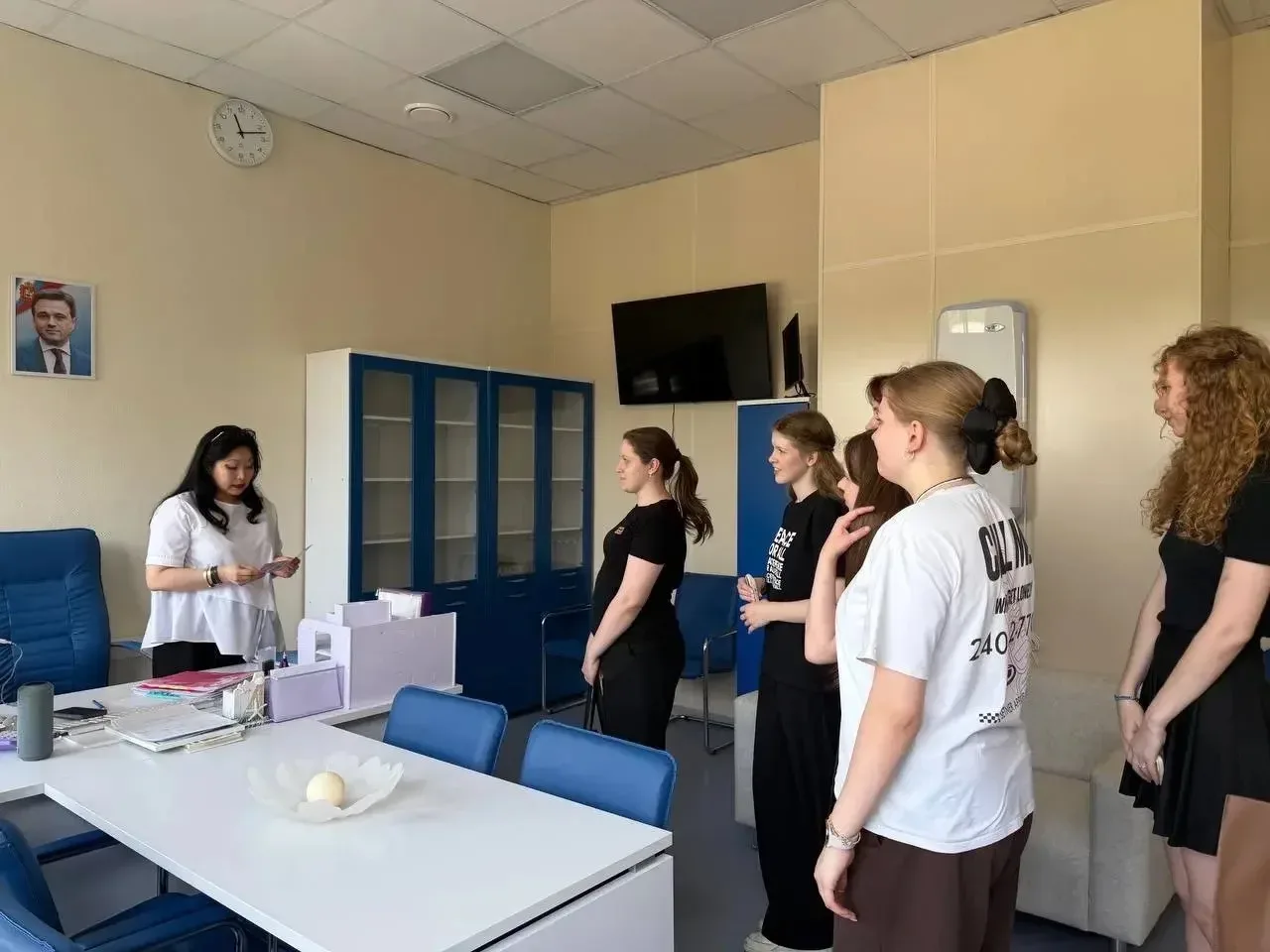🎉 Сегодня особенный день — свой день рождения празднует главный врач Лобненской больницы Тен Виктори
