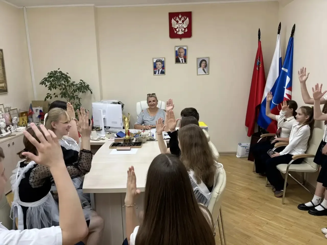Сегодня прошло совещание Актива нашей школы совместно с директором Ириной Ивановной Кырмой. Главной 