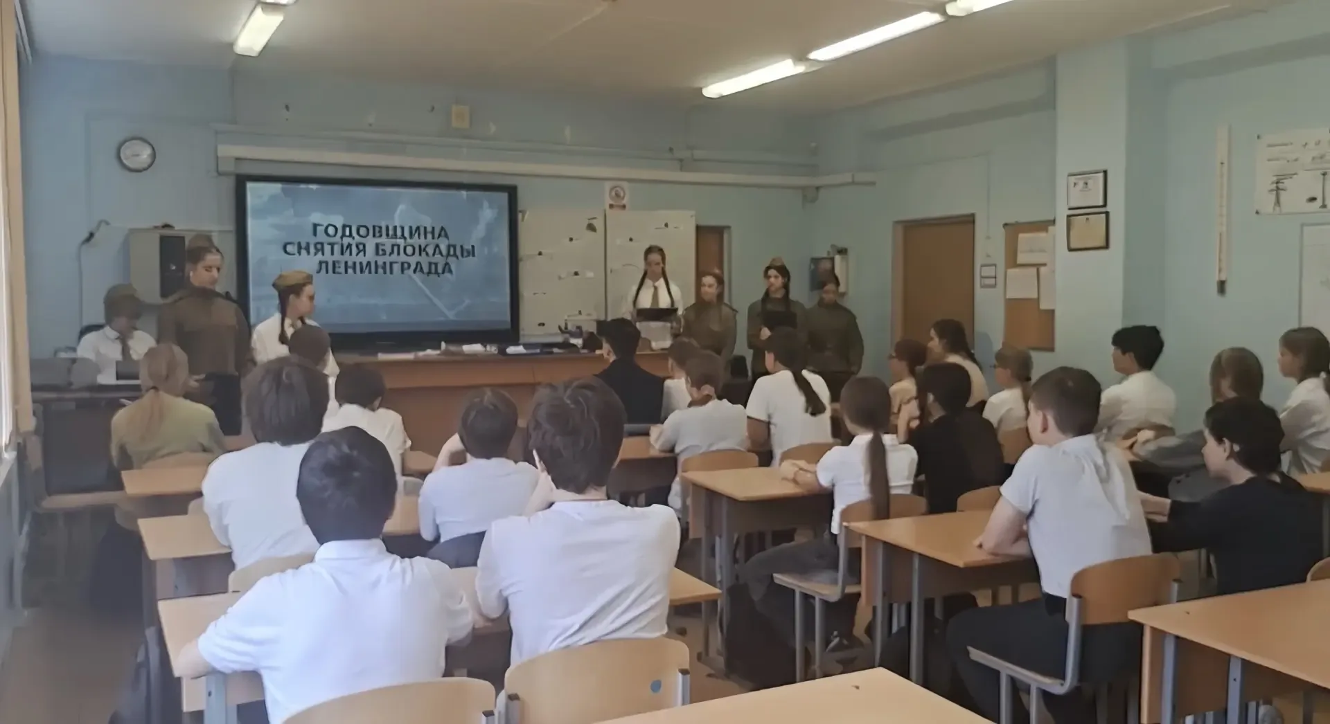 🎖«Герои моей Родины»  Старшеклассники на этой неделе провели игры, квесты и викторины на тему «Герои