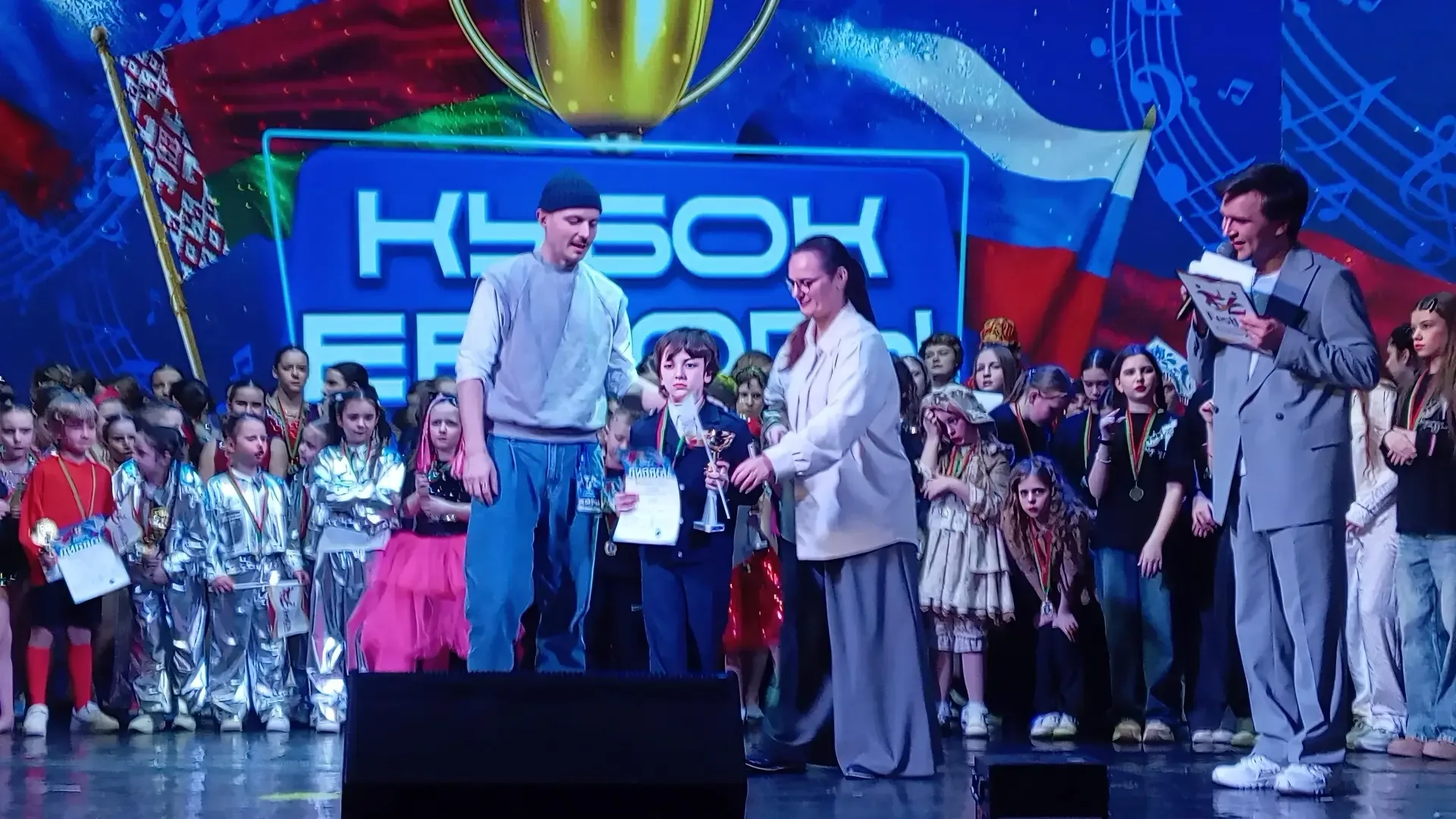 ⭐️ #Наши_таланты_1797  Ученик 1 класса «Б» Илиа стал лауреатом 1 степени на престижном вокальном кон