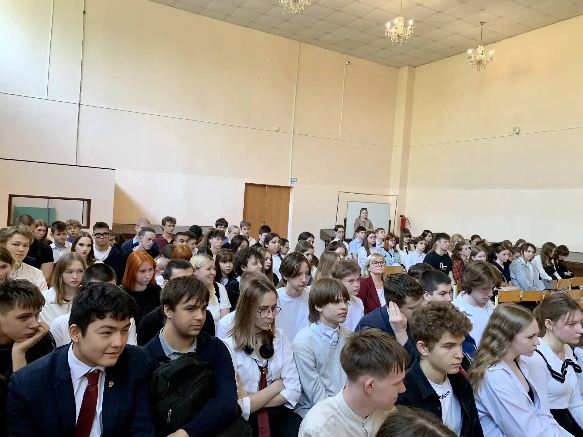 💥 15 мая в МОУ «Гимназия» состоялась встреча выпускников 9‑х и 11‑х классов с иереем Александром Кув