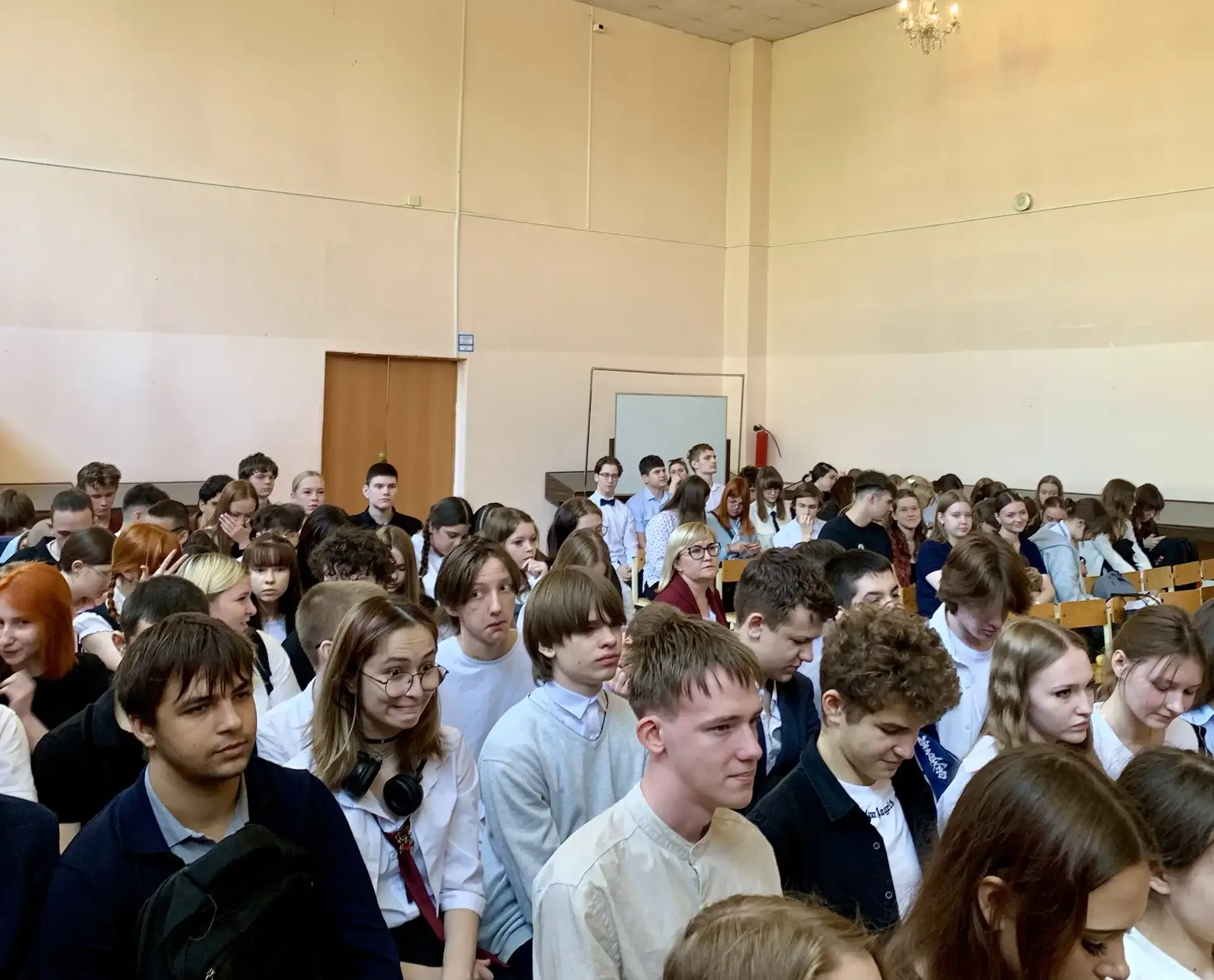 💥 15 мая в МОУ «Гимназия» состоялась встреча выпускников 9‑х и 11‑х классов с иереем Александром Кув