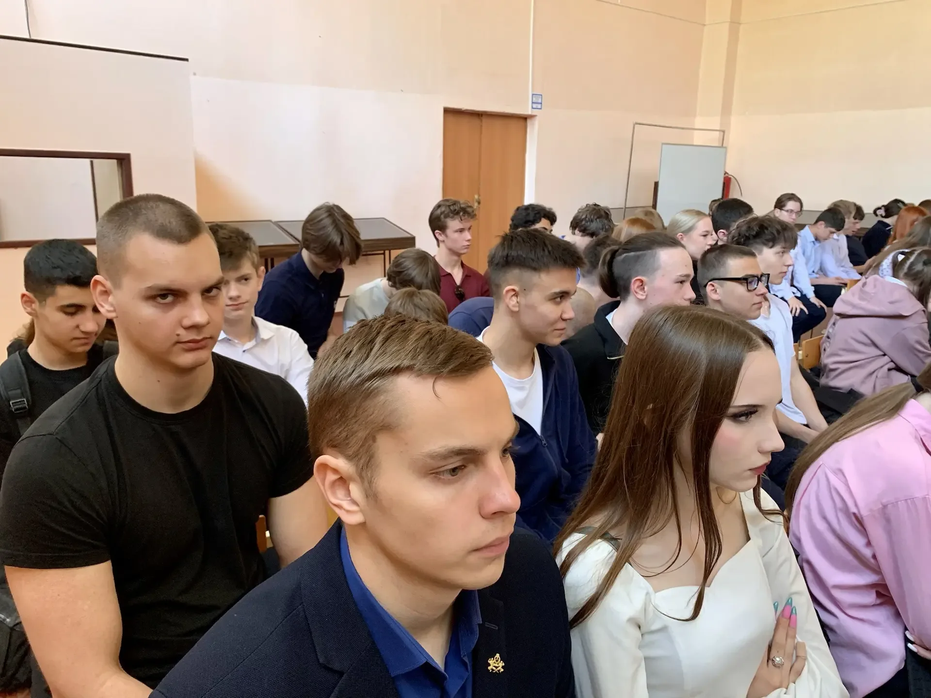 💥 15 мая в МОУ «Гимназия» состоялась встреча выпускников 9‑х и 11‑х классов с иереем Александром Кув