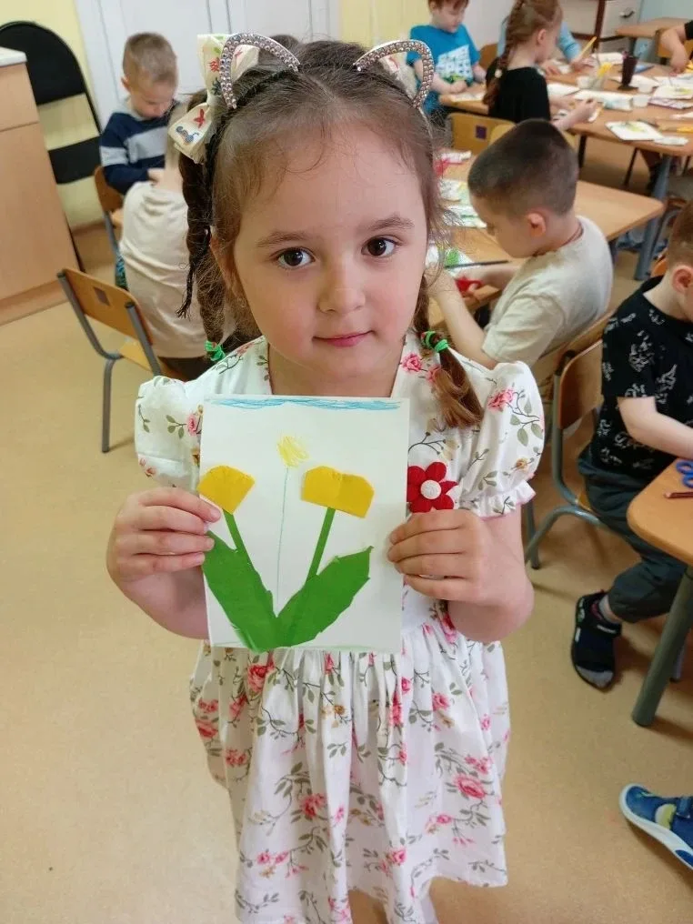 🌻 Носит одуванчик Жёлтый сарафанчик. Подрастёт — нарядится В беленькое платьице: Лёгкое, воздушное, 