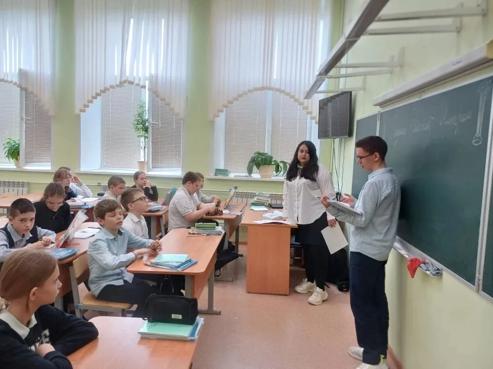 В рамках программы "Педагогический практикум" учащиеся пед. класса провели открытый урок по истории.