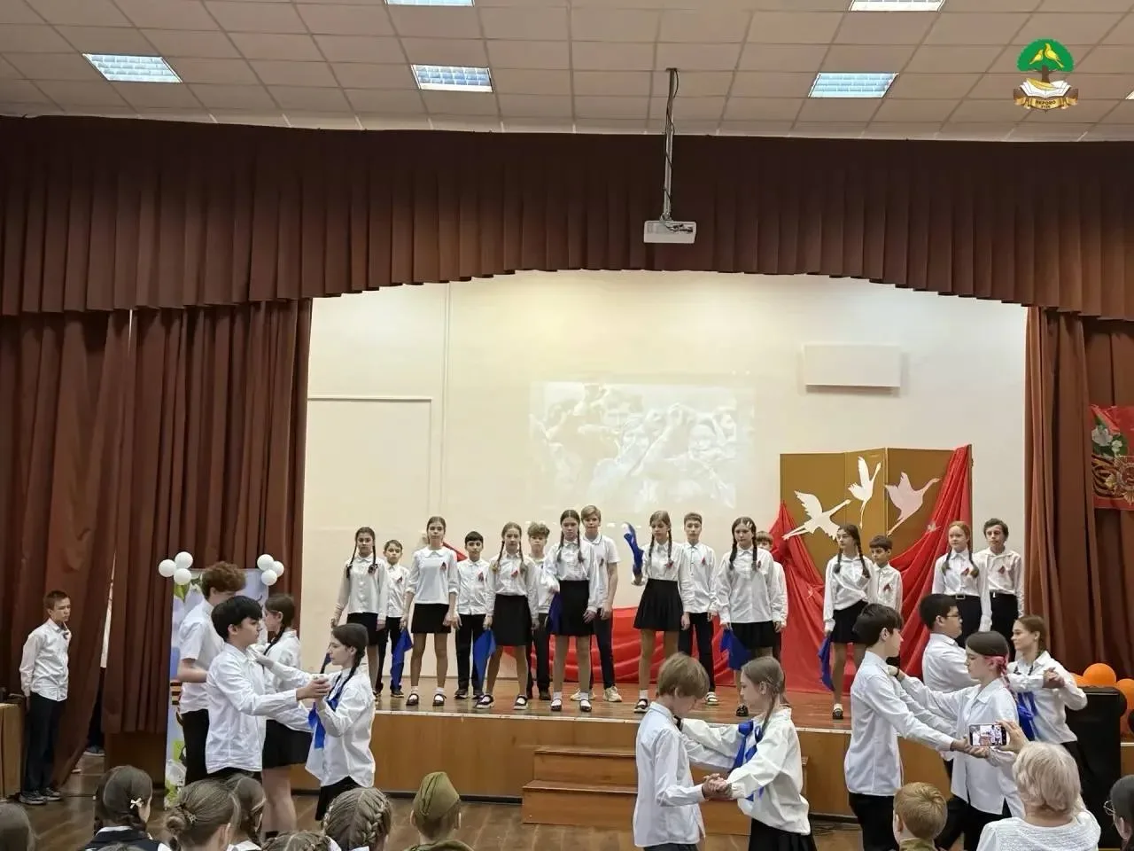 Это было сердцем❤️  На прошлой неделе второй корпус нашей школы дышал историей и гордостью. Мы прове