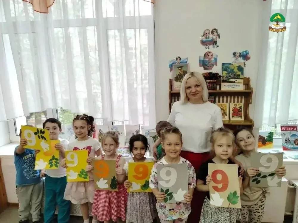 Маленькие сердца, большая память ❤️  На прошлой неделе в преддверии 81-й годовщины Дня Победы старша