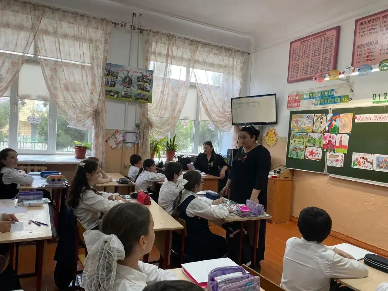 🌟 Открытый интегрированный урок, посвящённый Дню Победы 🌟    В 3 «Г» классе « СОШ 1» прошёл необычны
