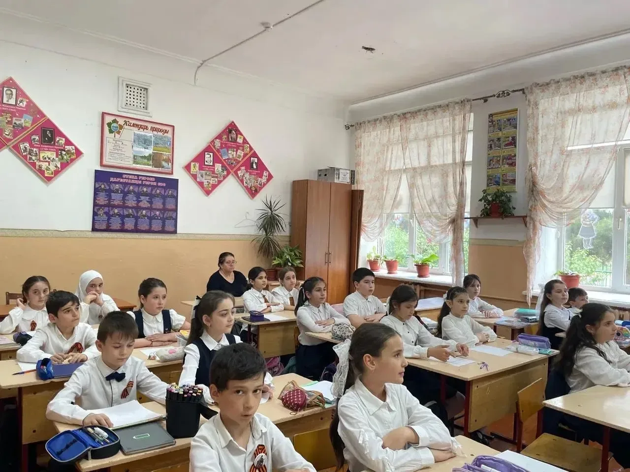🌟 Открытый интегрированный урок, посвящённый Дню Победы 🌟    В 3 «Г» классе « СОШ 1» прошёл необычны
