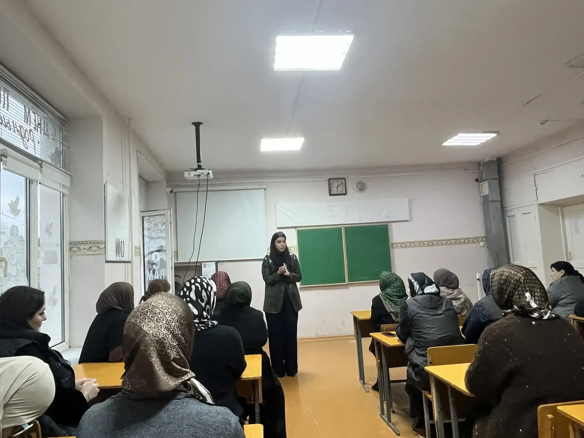 В МКОУ «СОШ 1»  прошло общешкольное родительское собрание  среди 8-ых классов на тему:«Юридическая о
