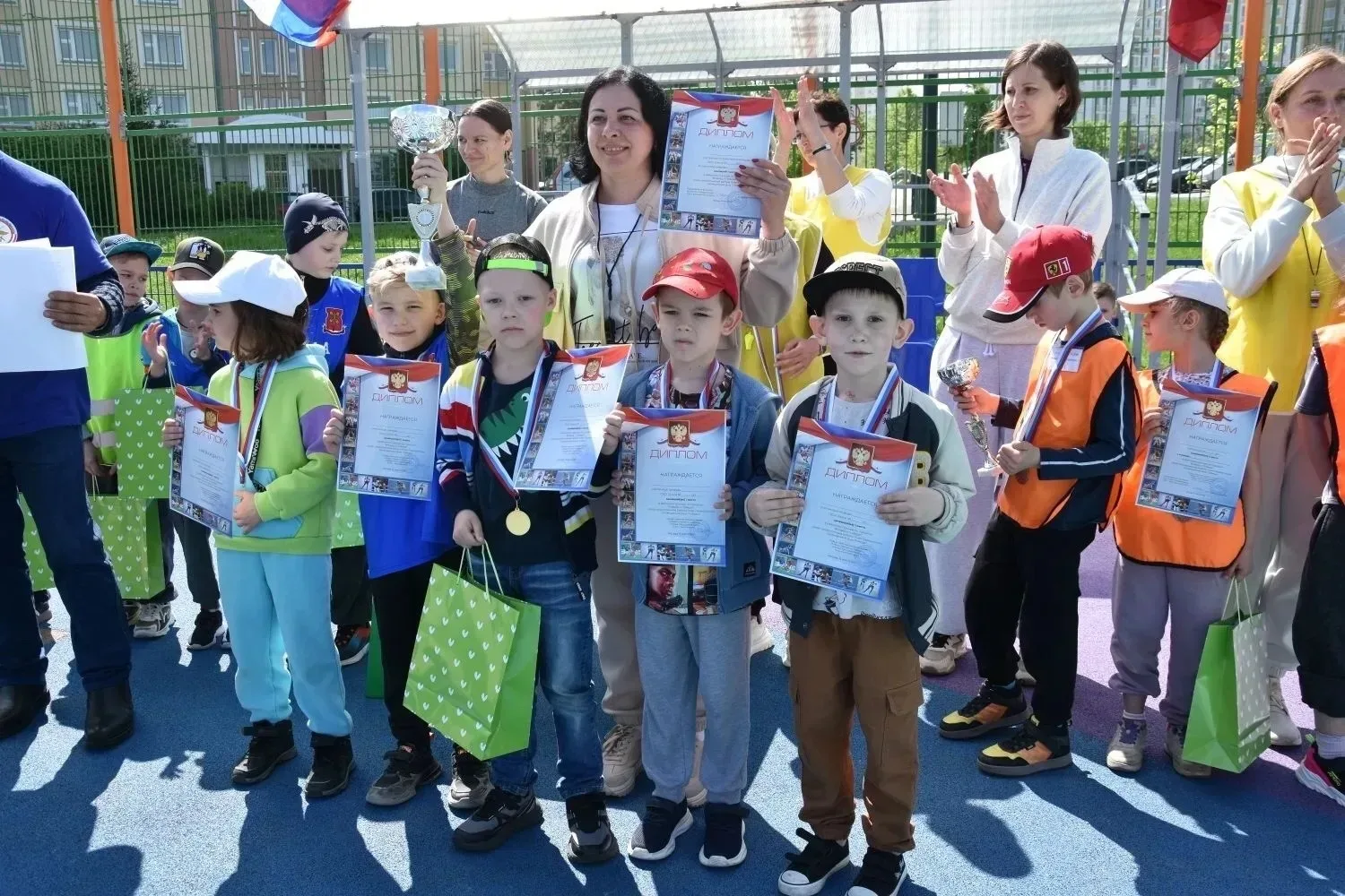 🏆 Победный бросок! Наши дошколята — лучшие в игре в городки!  «Вперед, к Победе!» — под таким девизо