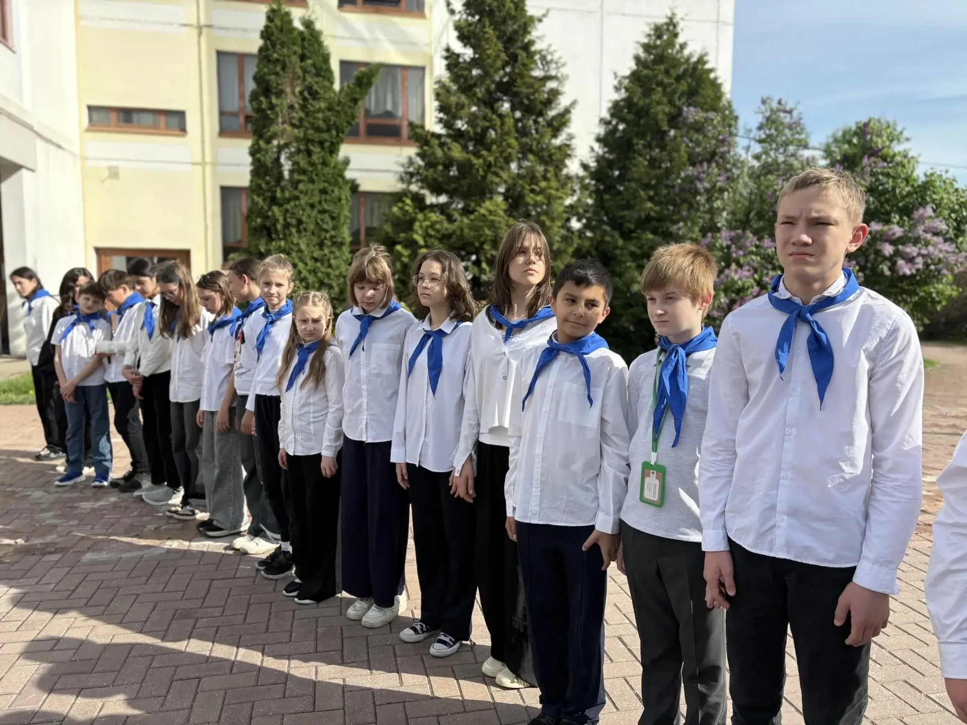 Вот и подходит к концу учебный год! 🥳  Осталось всего 3 дня до долгожданных летних каникул! ☀️  🇷🇺Вч