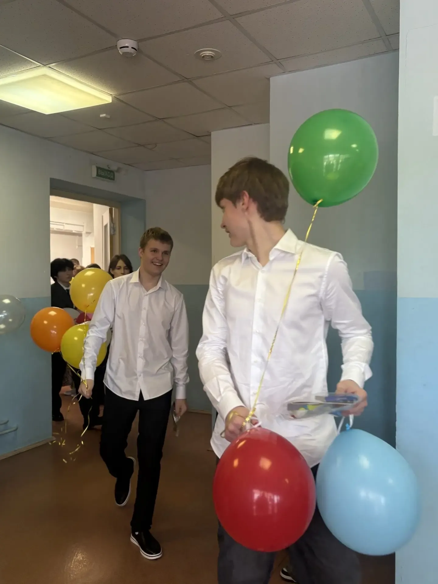 Добрые школьные традиции! 💞  💘Есть школьные традиции, которые становятся чем-то большим, чем просто 