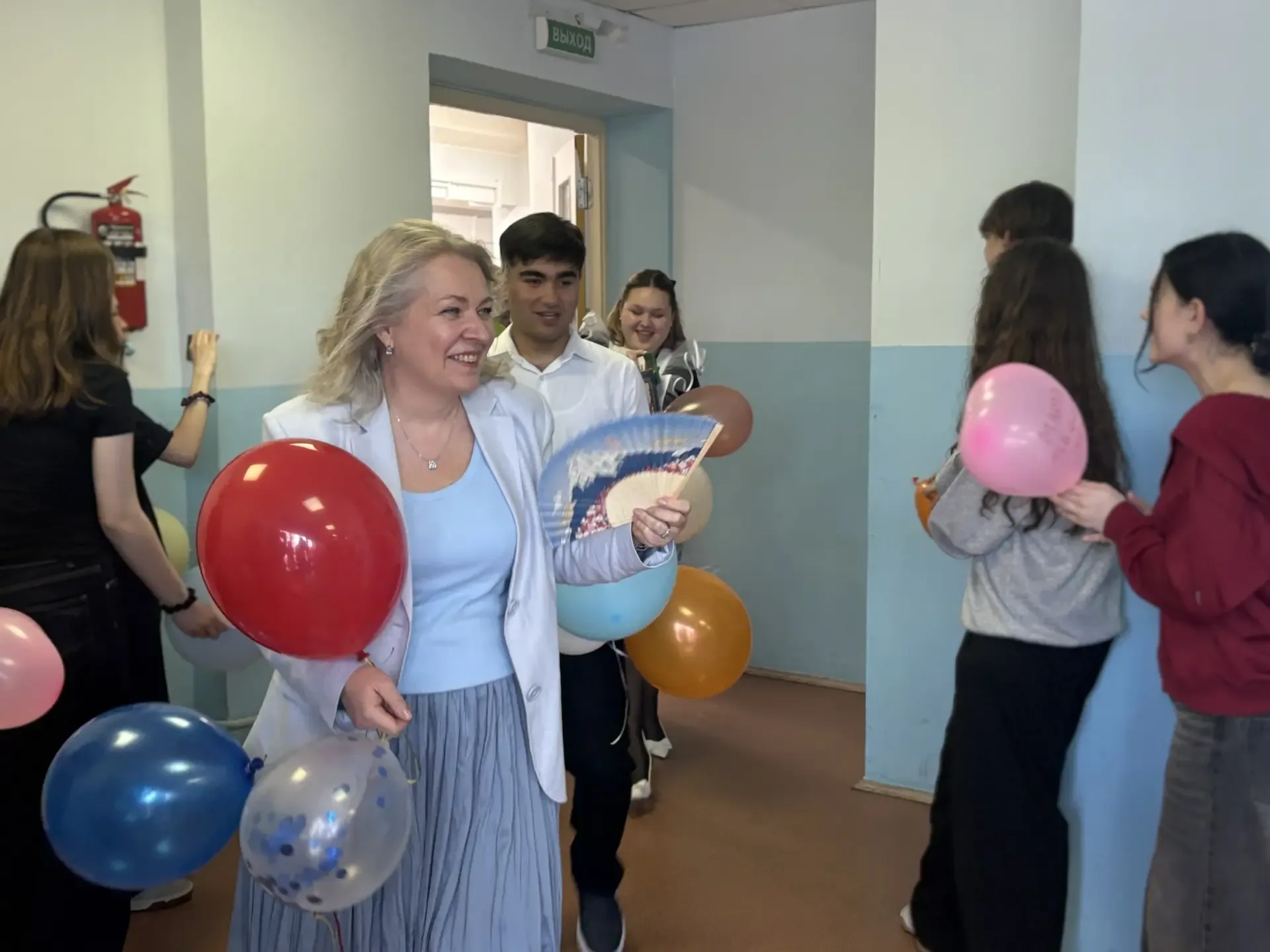Добрые школьные традиции! 💞  💘Есть школьные традиции, которые становятся чем-то большим, чем просто 