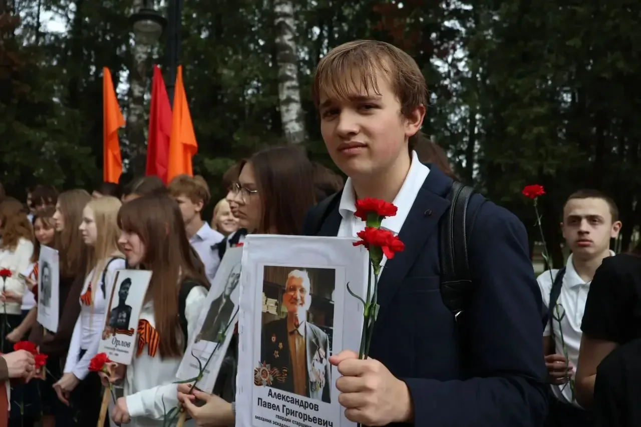🔥8 мая 2026 года у мемориала "Вечный огонь", которому в этом году исполнилось 55 лет, жители микрора