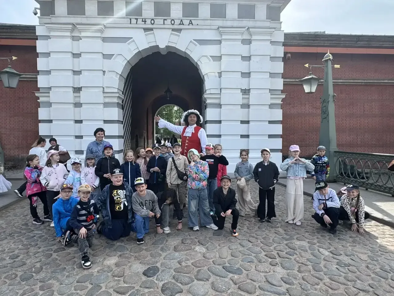 Ученики 1 «Б» класса совершили незабываемое путешествие в сердце Санкт-Петербурга – Петропавловскую 