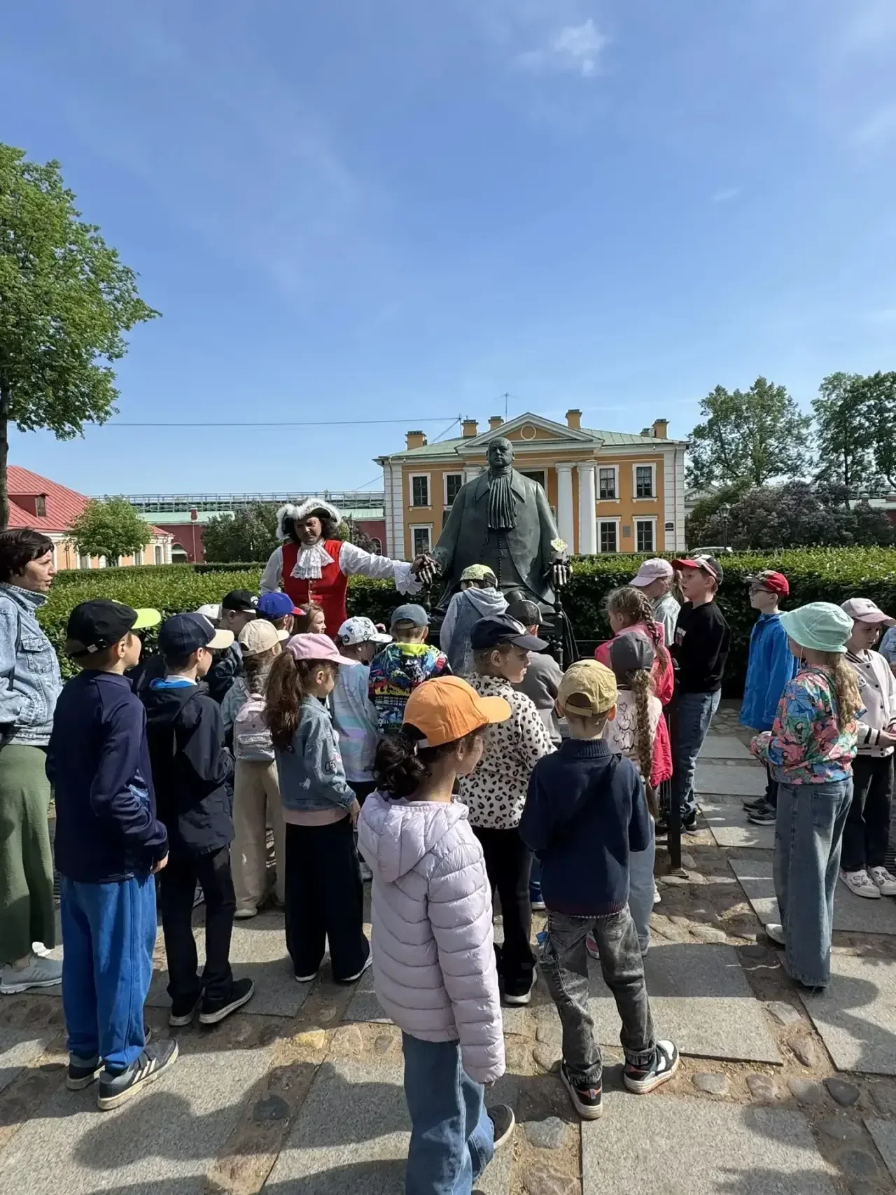 Ученики 1 «Б» класса совершили незабываемое путешествие в сердце Санкт-Петербурга – Петропавловскую 