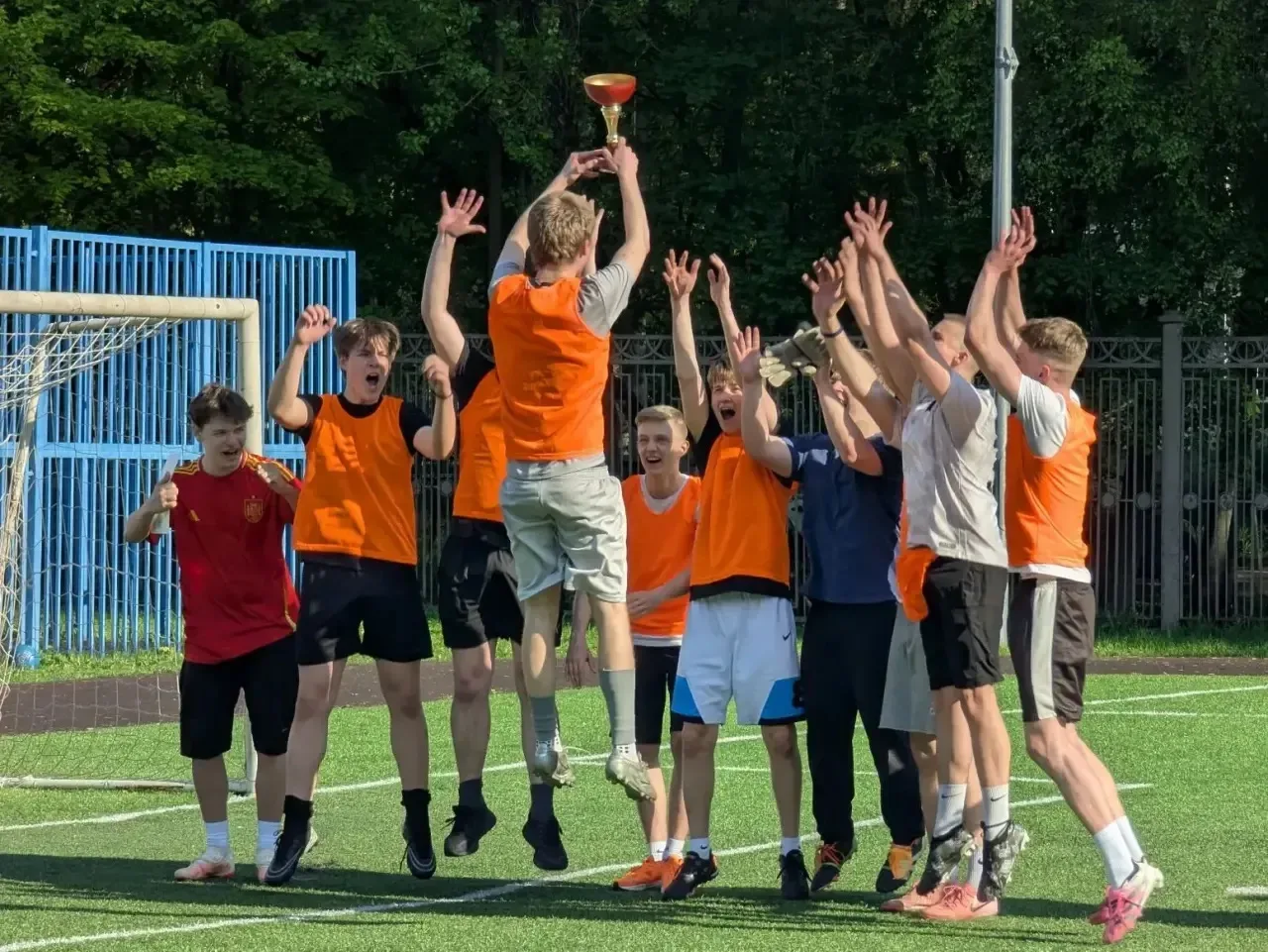 ⚽️ Еще одна замечательная традиция появилась в корпусе «Запад»!  13 мая прошел футбольный матч среди