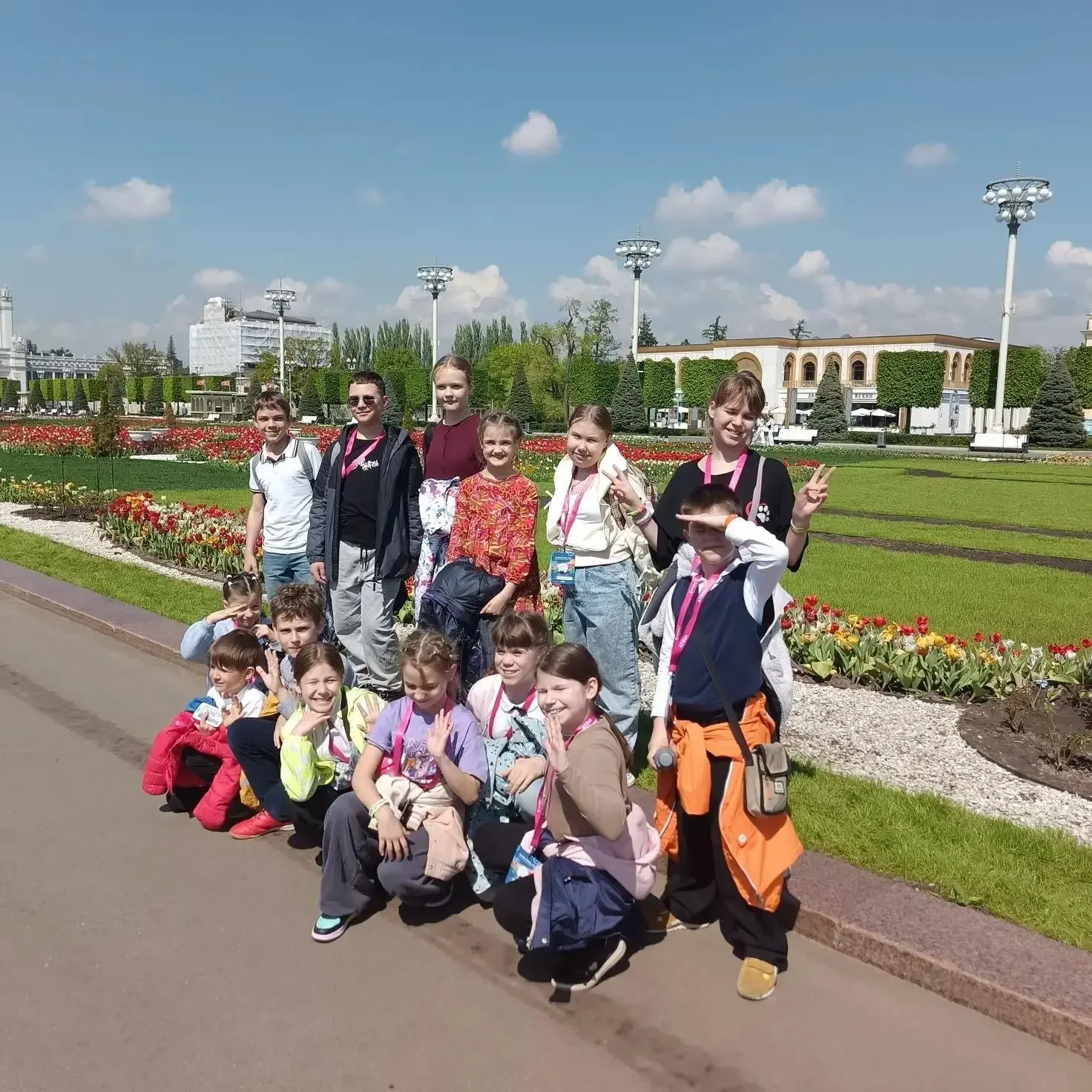 Подарок за победу 🏛⚛️  Наш хоровой ансамбль «Улыбка» побывал на экскурсии в павильоне «Атом» на ВДНХ