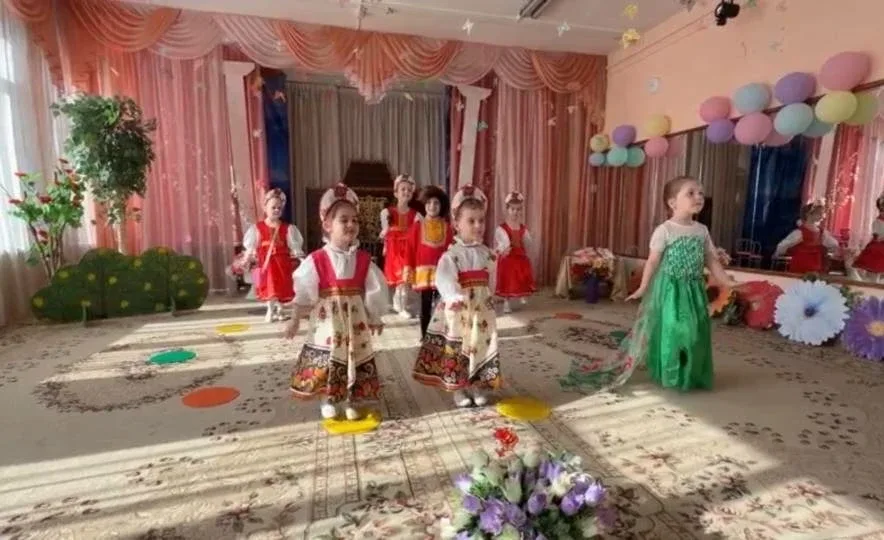 Мюзикл «Аленький цветочек»  🎭 Актеры театральной студии «Чародеи» представили зрителям современную в