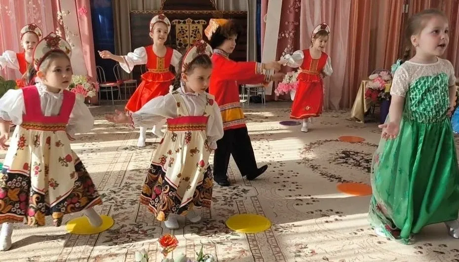 Мюзикл «Аленький цветочек»  🎭 Актеры театральной студии «Чародеи» представили зрителям современную в