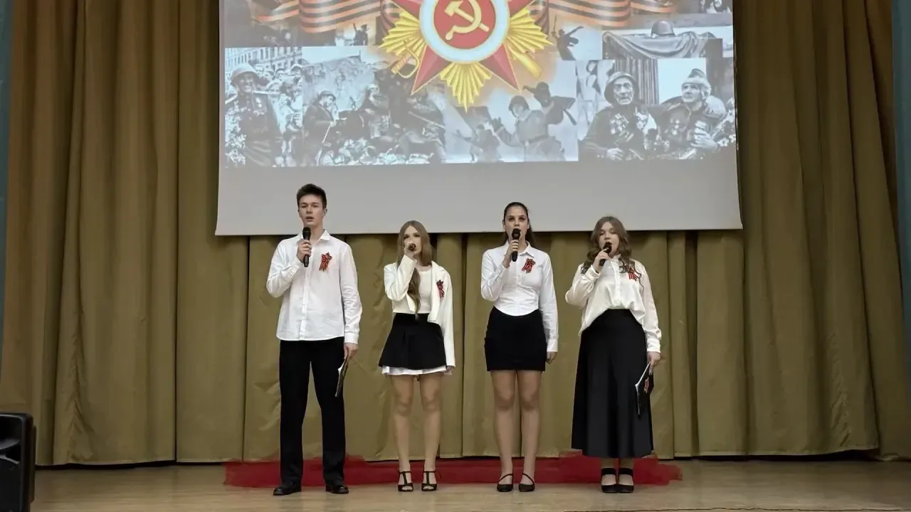 За кулисами остались ноты, а в сердцах — благодарность  🎶В стенах нашей школы прошёл концерт, посвящ