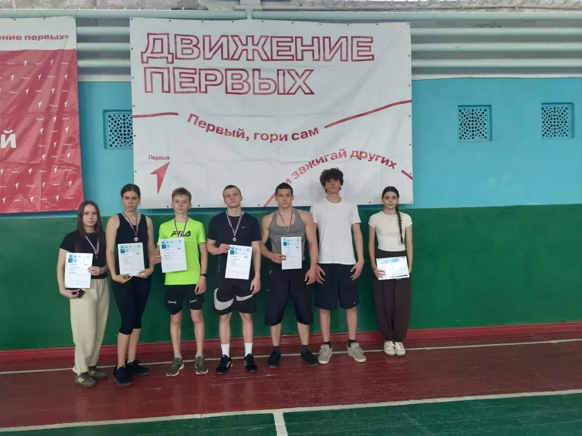 🎉 Наша команда заняла 2‑е место из 15 команд в городских соревнованиях «Вызов первых»! Гордимся резу